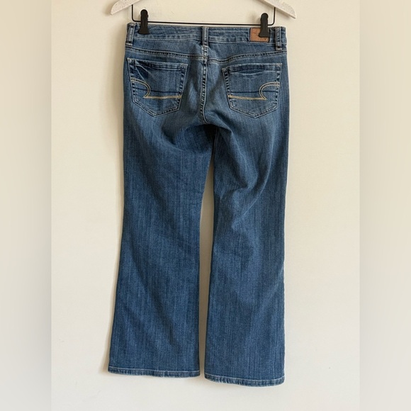 American Eagle Favorite Boyfriend Low Rise Jeans - Size 2 - Picture 4 of 9